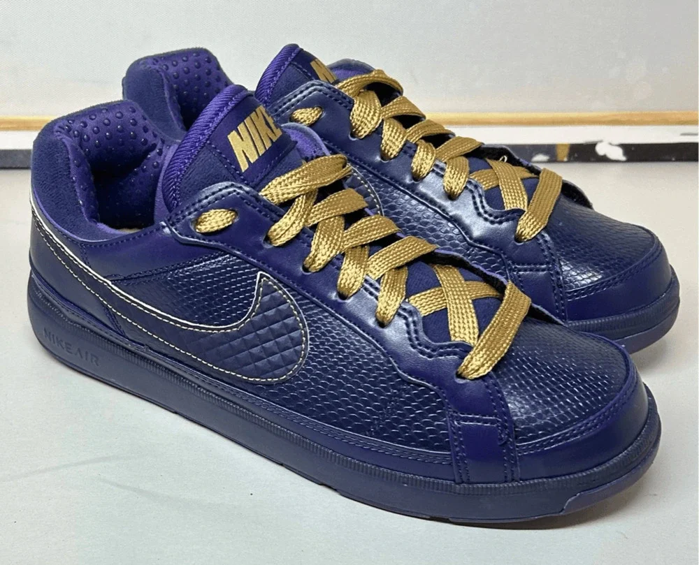 2011 Nike Air Troupe Low Imperial Purple w/ Gold Laces  324923-500 Very Race EUC